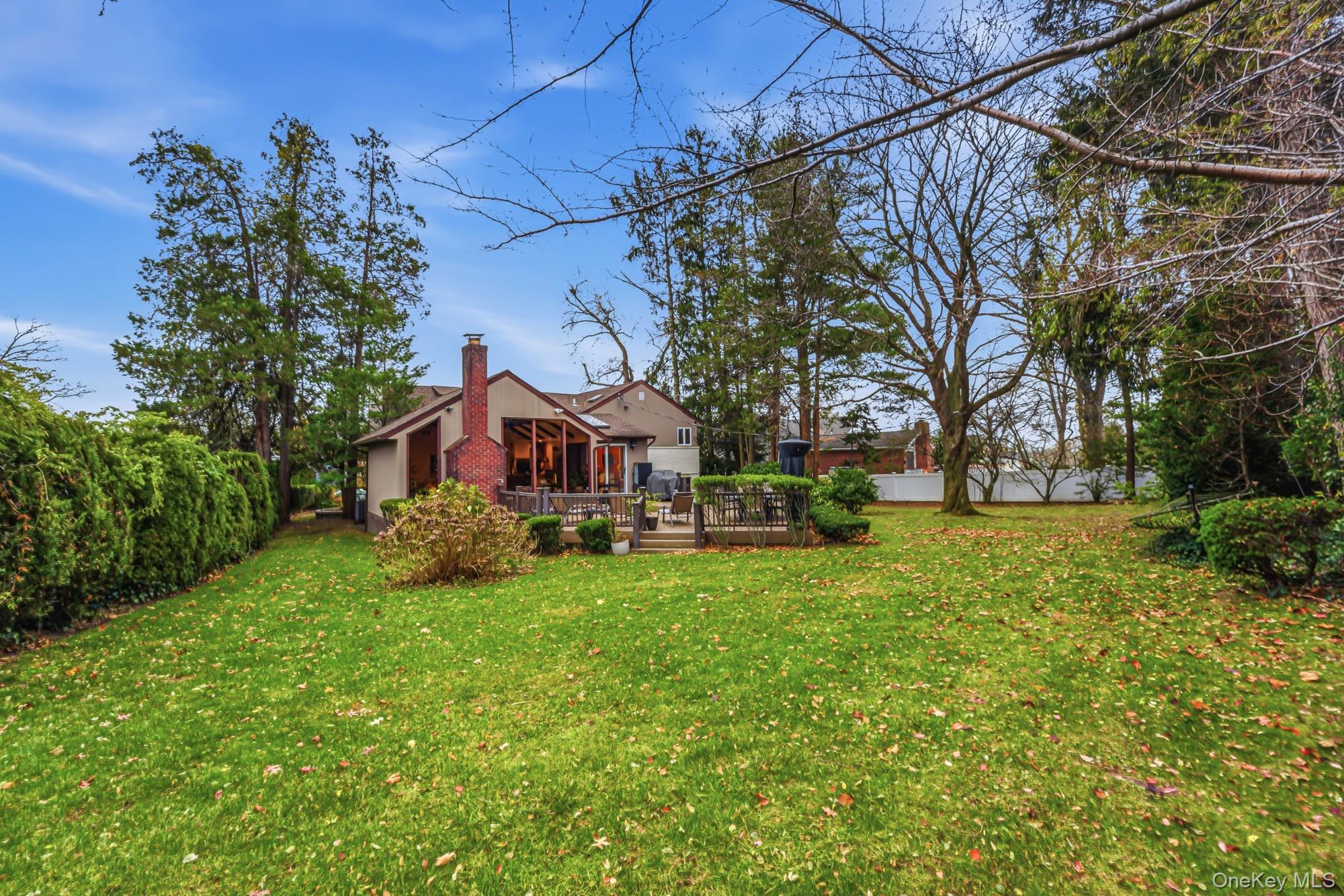 123 Robby Lane, Manhasset Hills, NY 11040