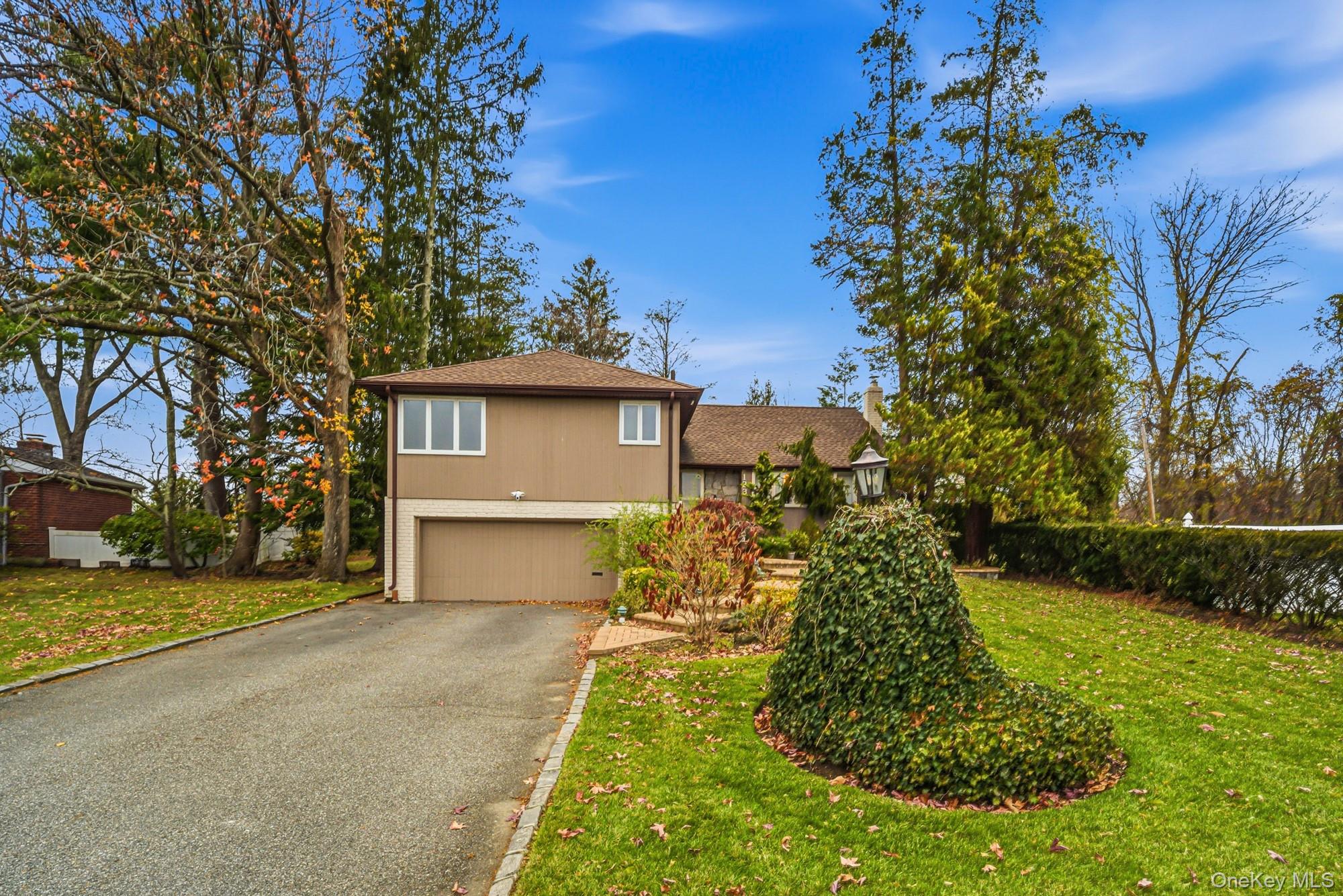 123 Robby Lane, Manhasset Hills, NY 11040