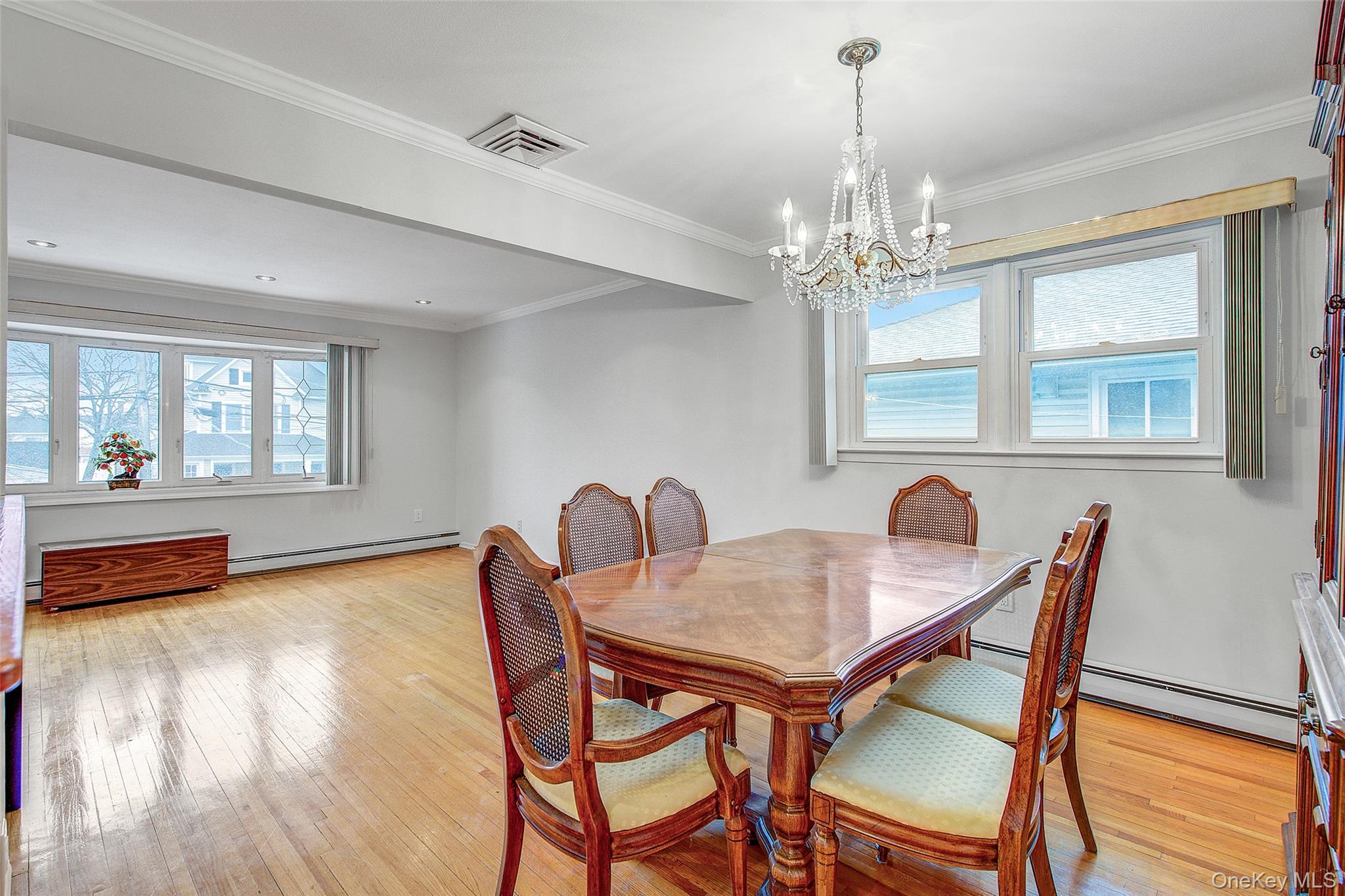 98 Union Place, Lynbrook, NY 11563