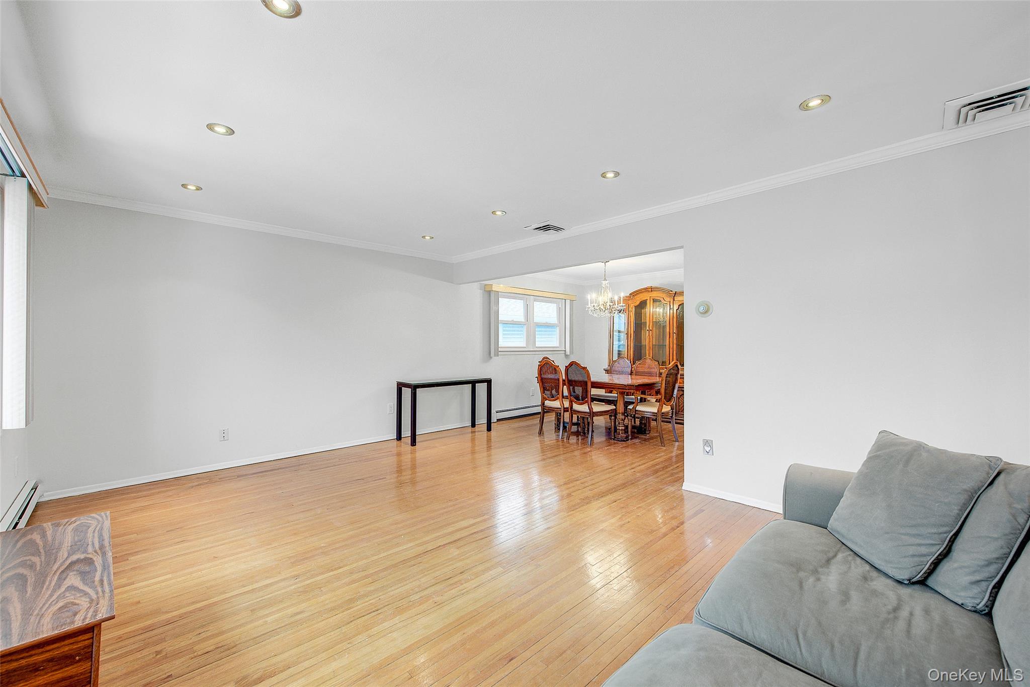 98 Union Place, Lynbrook, NY 11563