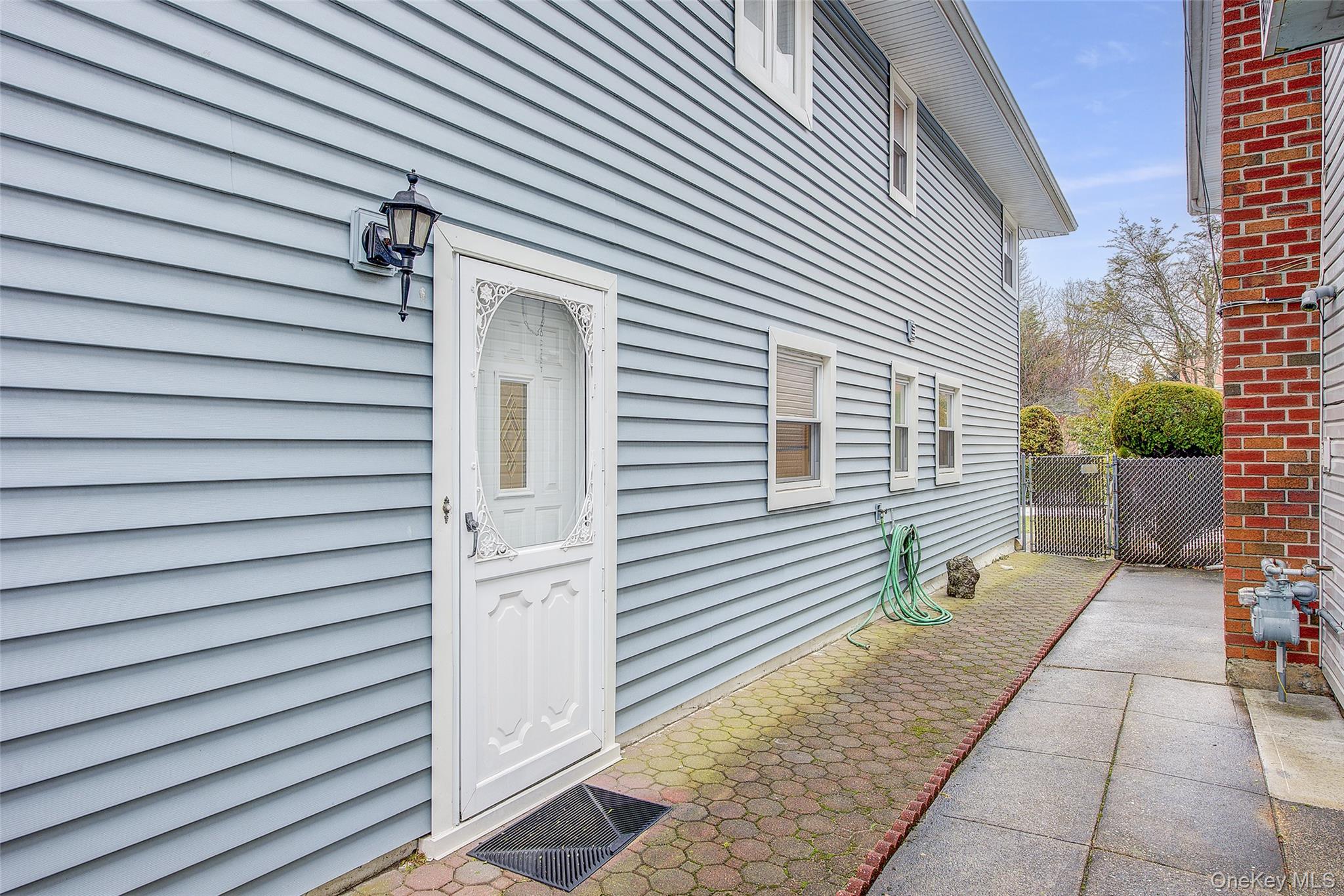 98 Union Place, Lynbrook, NY 11563