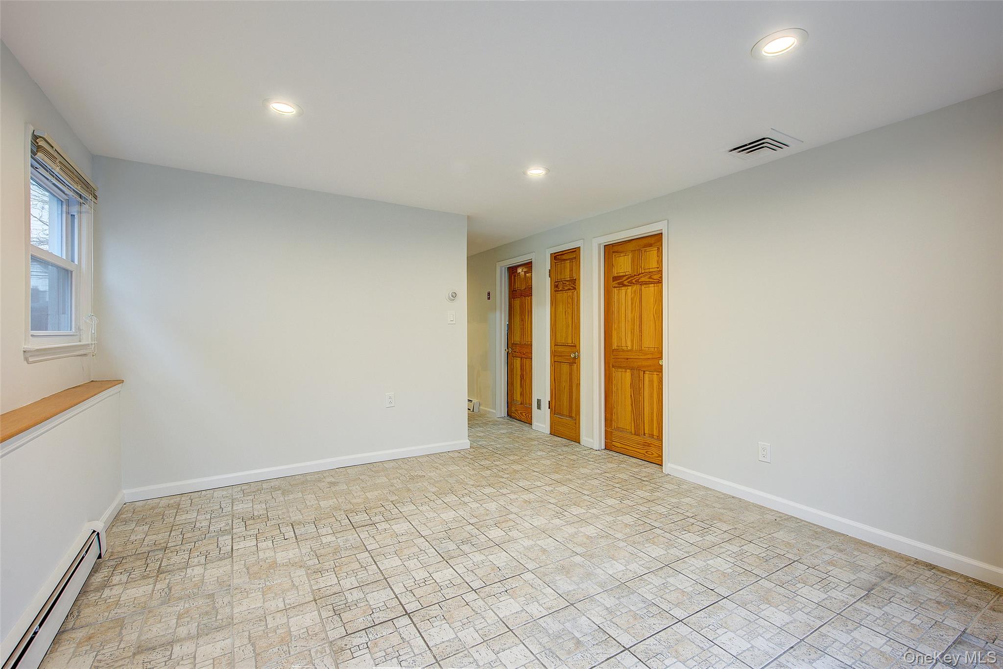 98 Union Place, Lynbrook, NY 11563