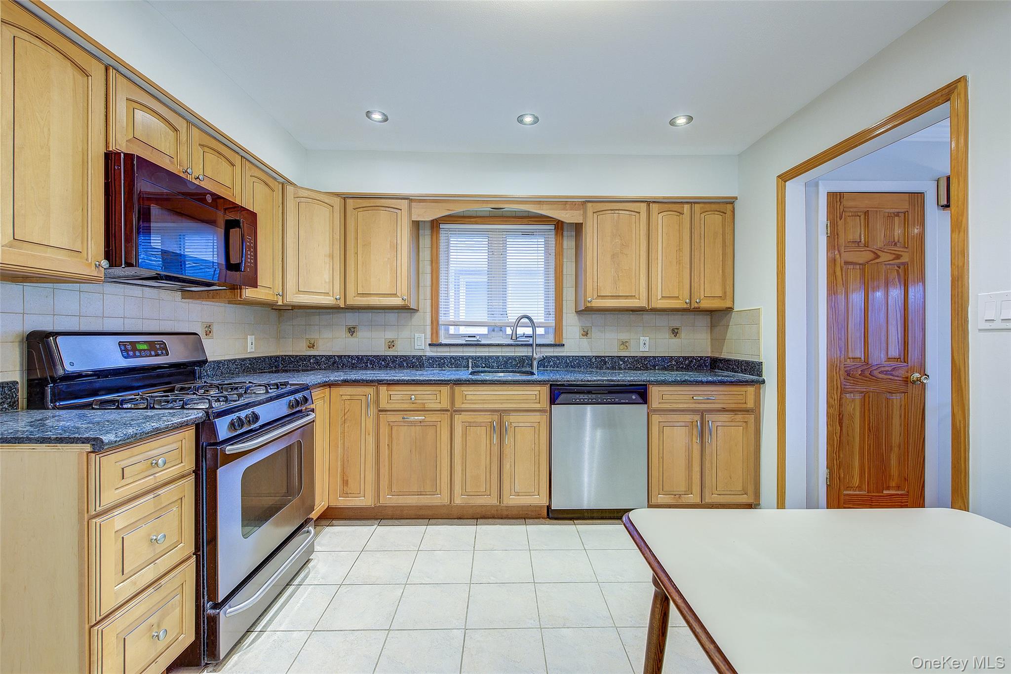 98 Union Place, Lynbrook, NY 11563