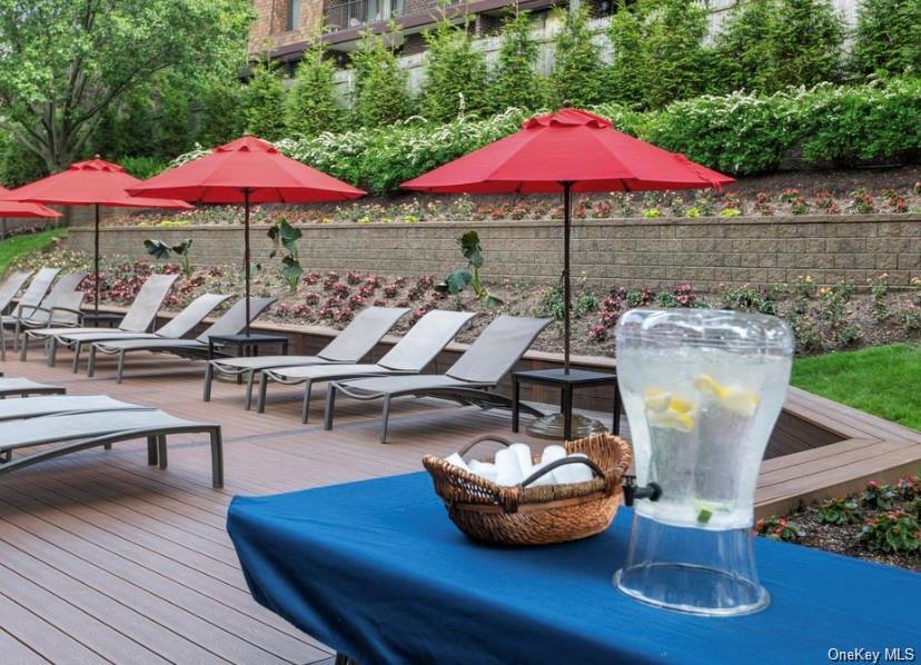 1 Bay Club Drive # 17D, Bayside, NY 11360