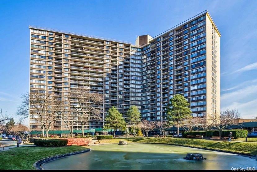 1 Bay Club Drive # 17D, Bayside, NY 11360
