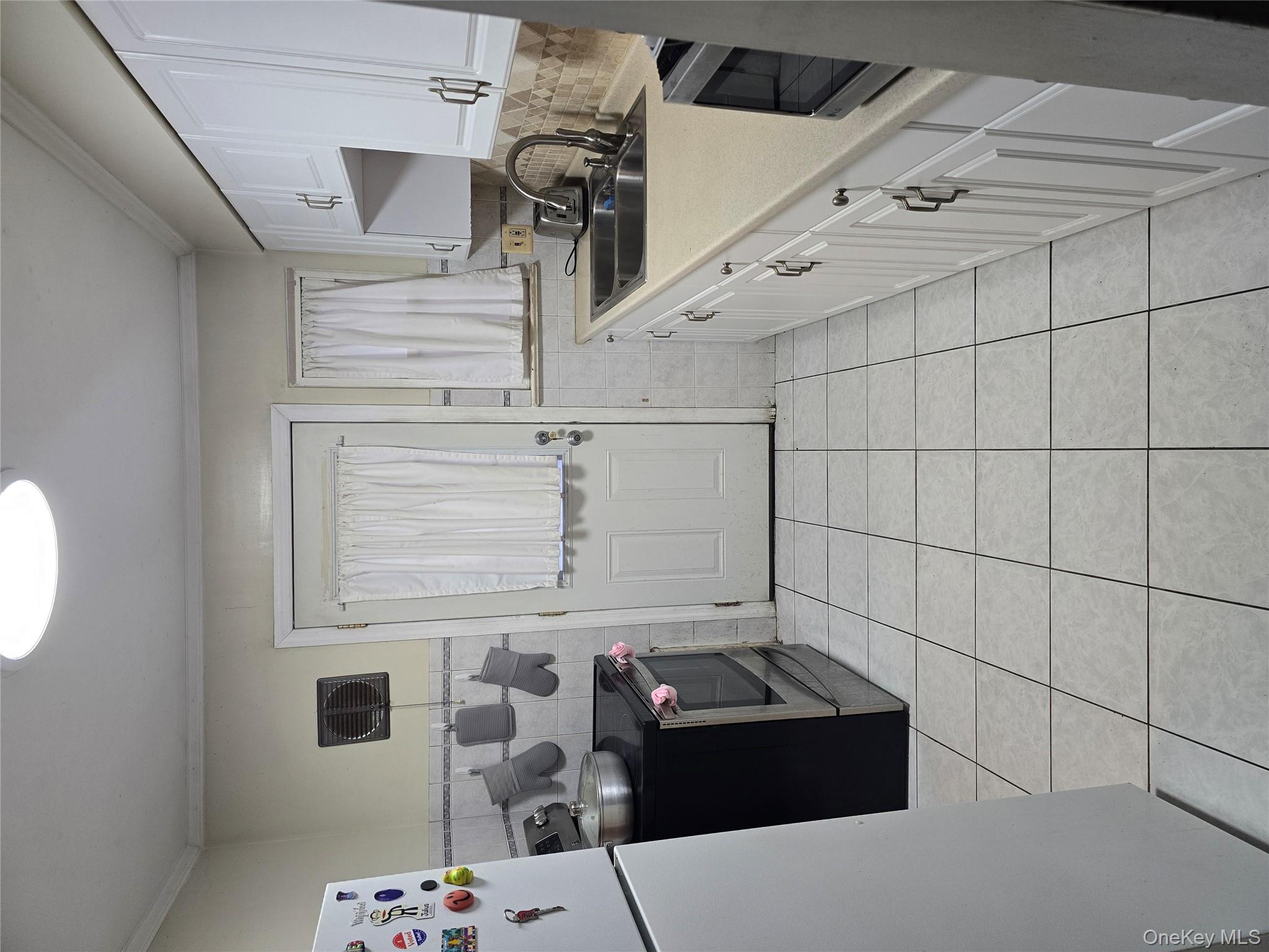 506 Froehlich Place, Elmont, NY 11003