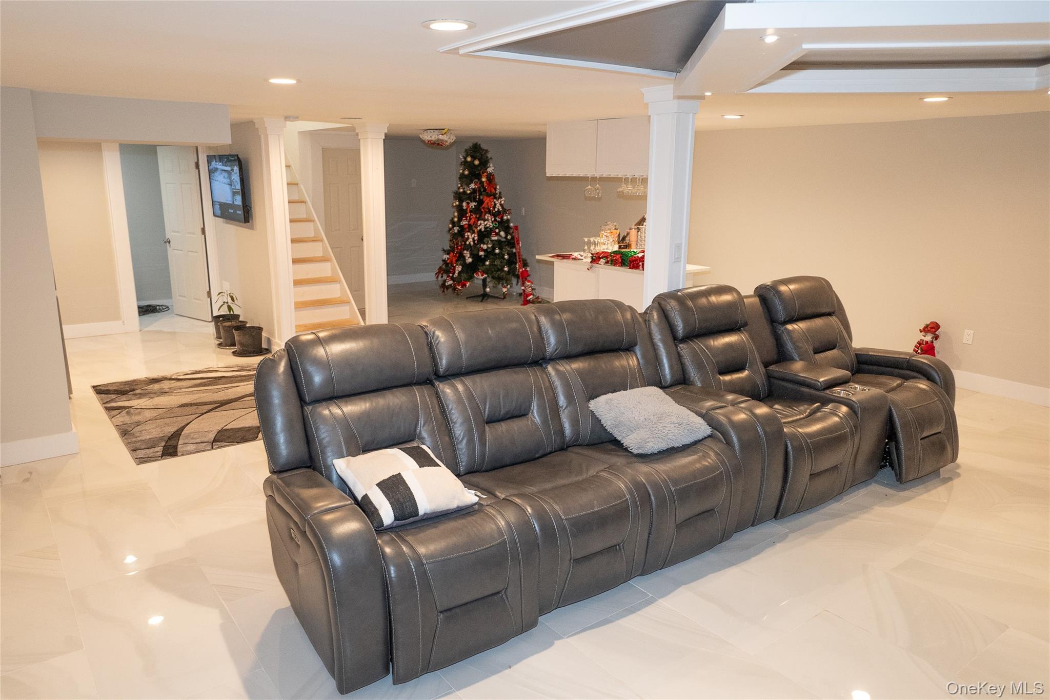 4 Riverside Avenue, Mastic Beach, NY 11951