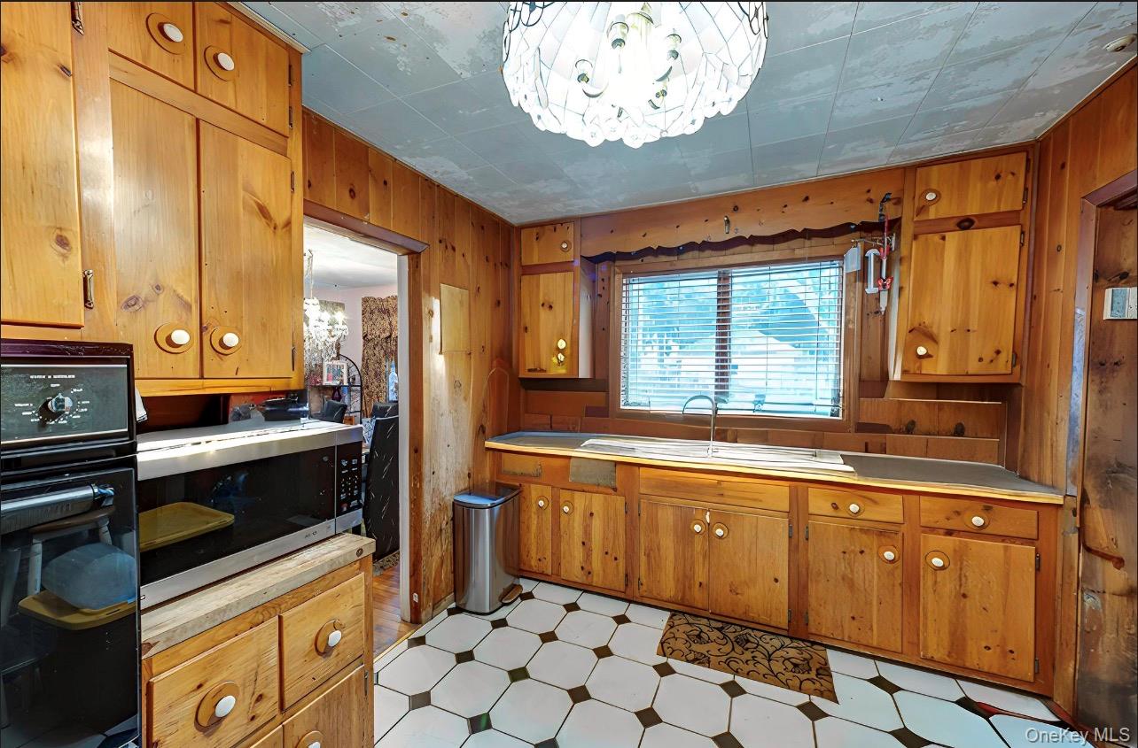 36 E 12th Street, Huntington Station, NY 11746