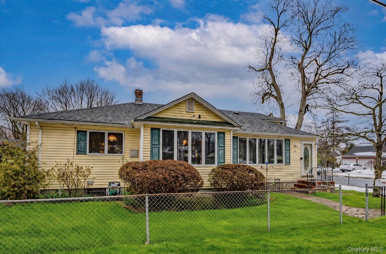 36 E 12th Street, Huntington Station, NY 11746