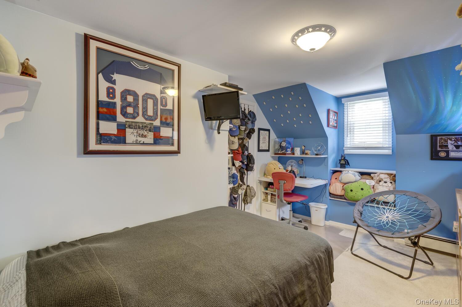 18 Loring Road, Levittown, NY 11756