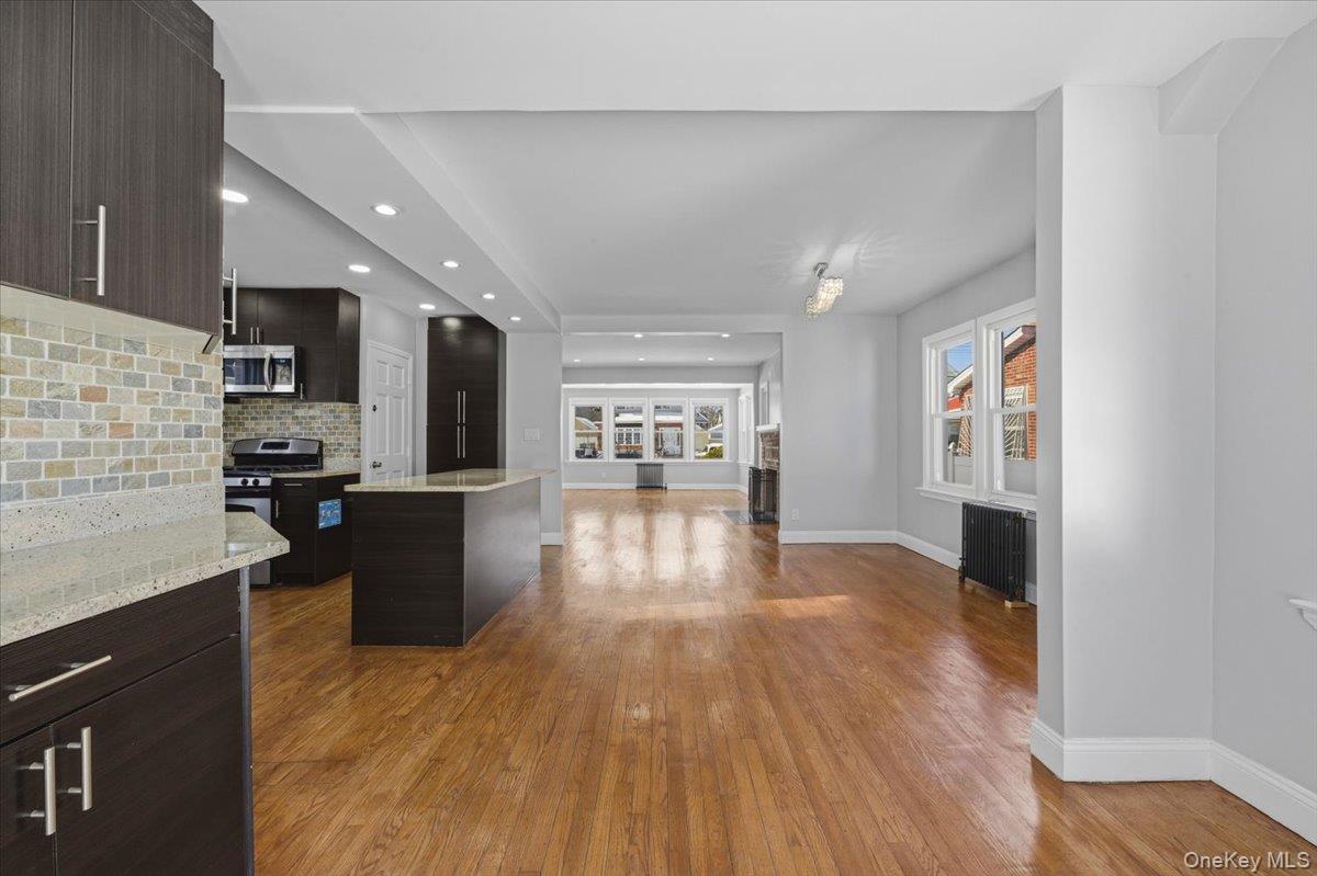 10973 200th Street, Saint Albans, NY 11412