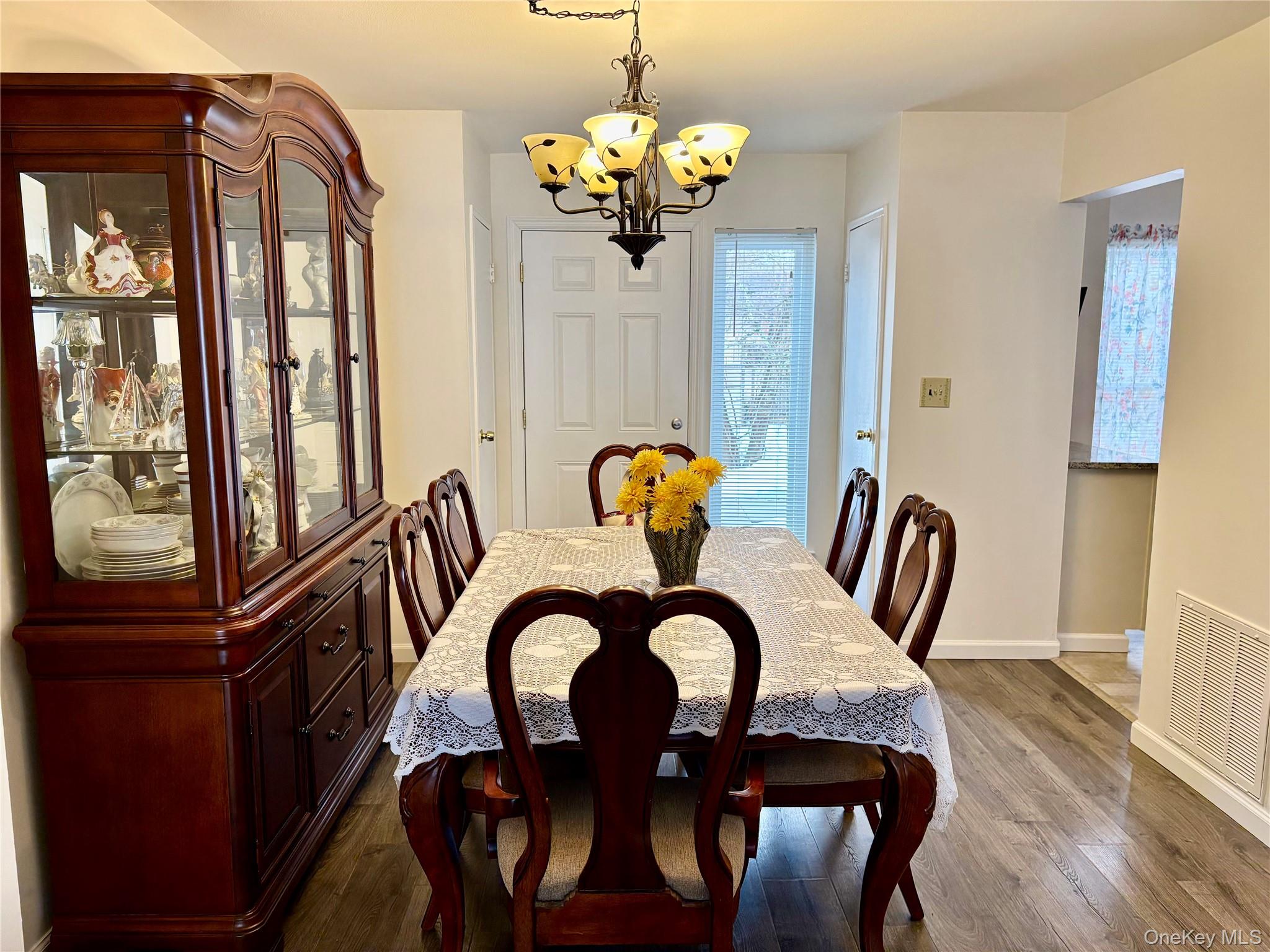 9 Willow Ct # 9, Selden, NY 11784