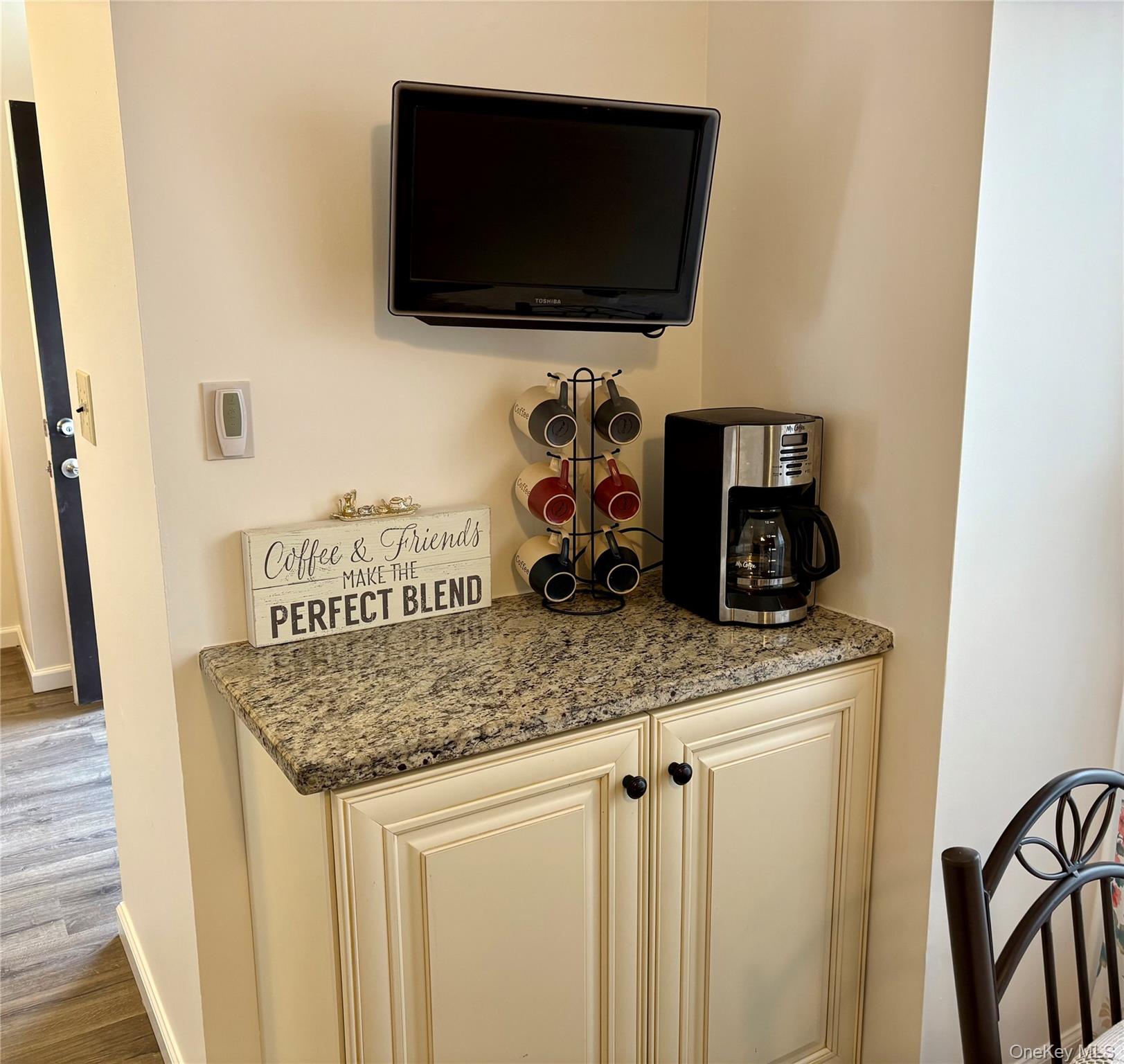 9 Willow Ct # 9, Selden, NY 11784