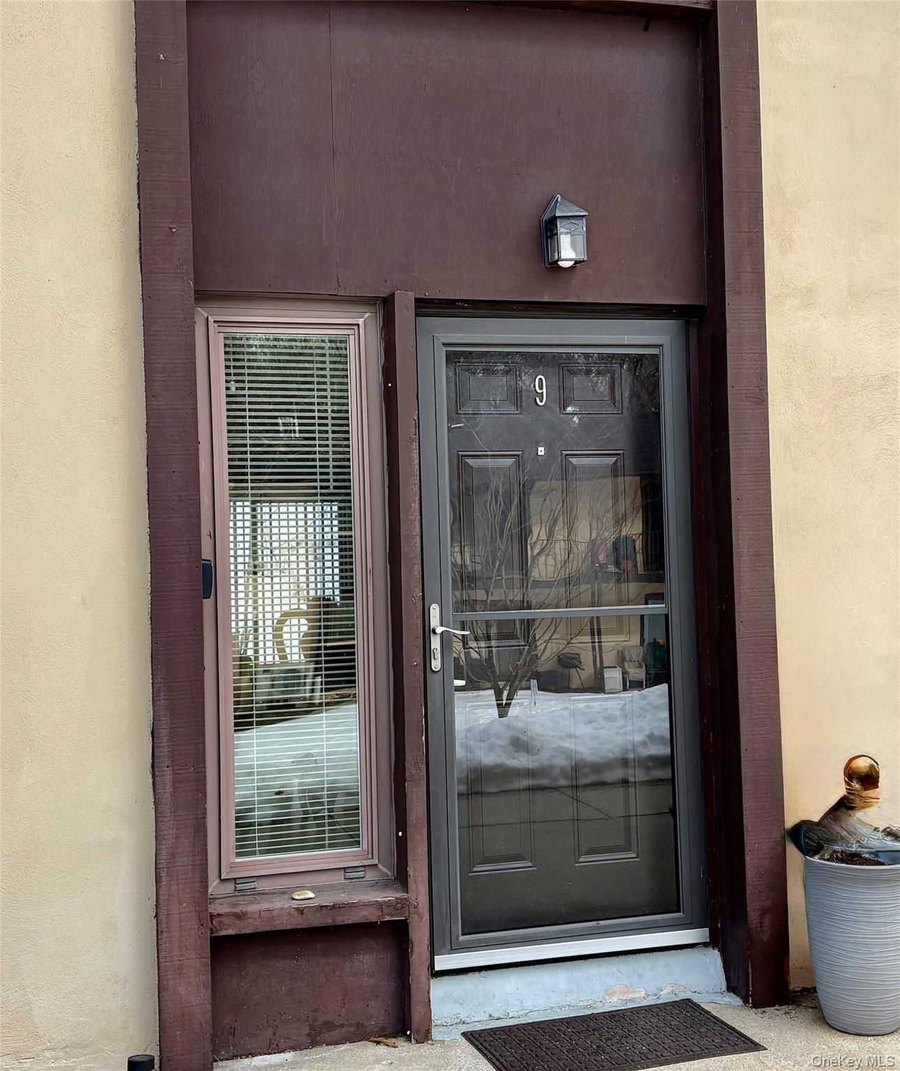 9 Willow Ct # 9, Selden, NY 11784