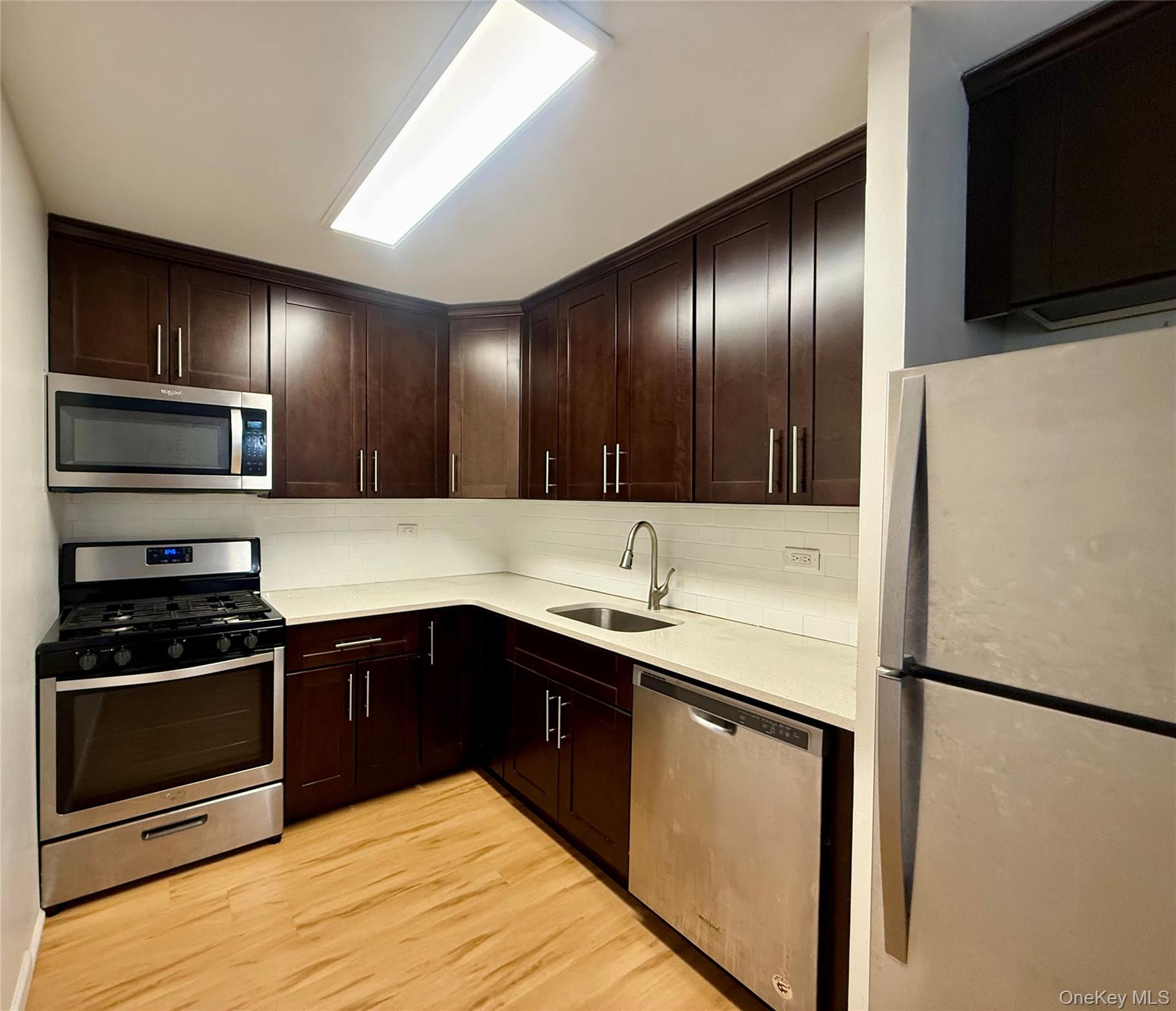 2 Bay Club # 11F, Bayside, NY 11360