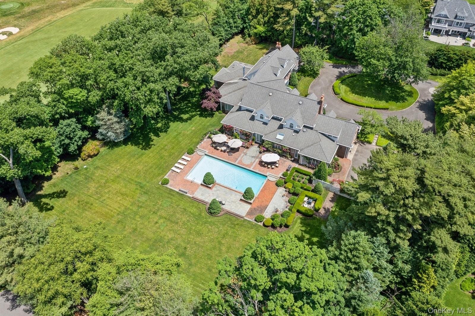 85 Eleventh Street, Garden City, NY 11530