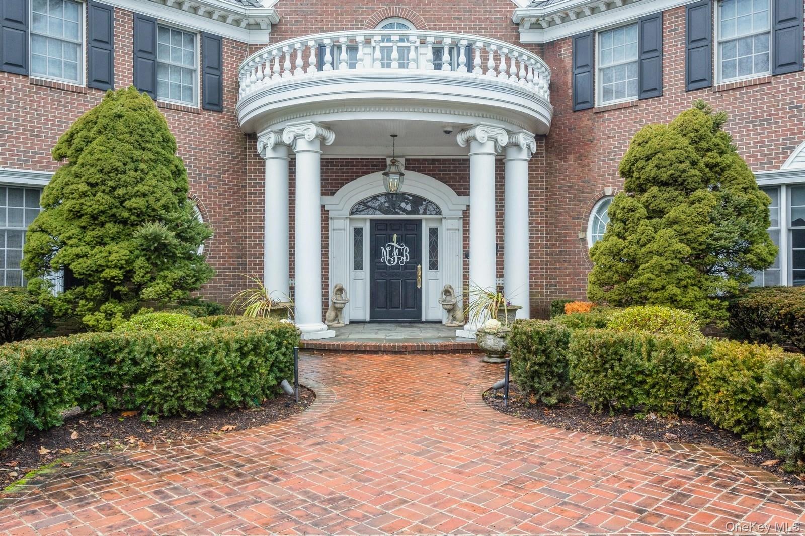 85 Eleventh Street, Garden City, NY 11530