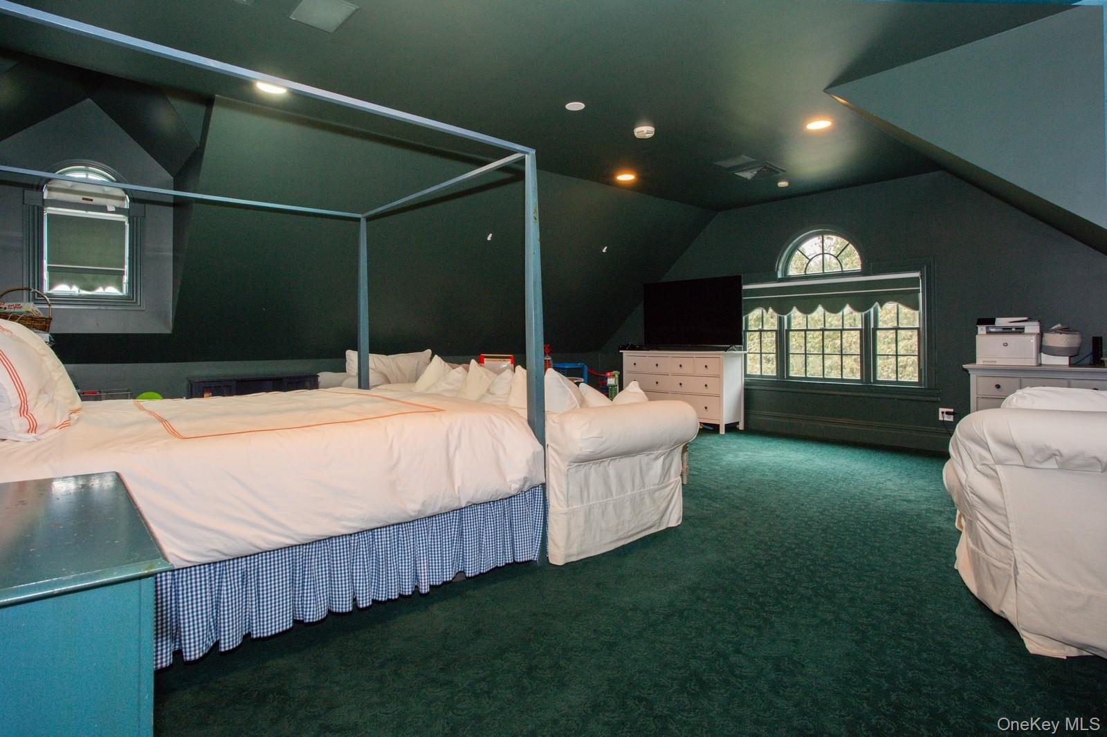 85 Eleventh Street, Garden City, NY 11530