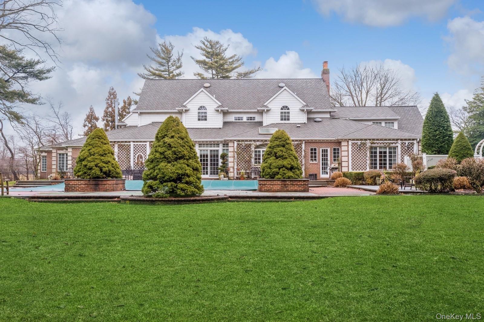 85 Eleventh Street, Garden City, NY 11530