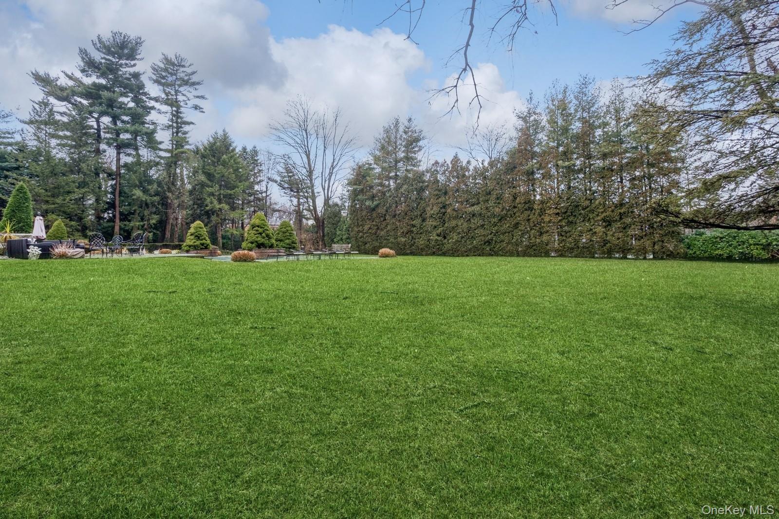 85 Eleventh Street, Garden City, NY 11530