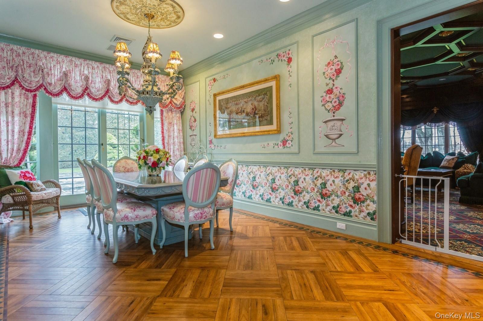 85 Eleventh Street, Garden City, NY 11530