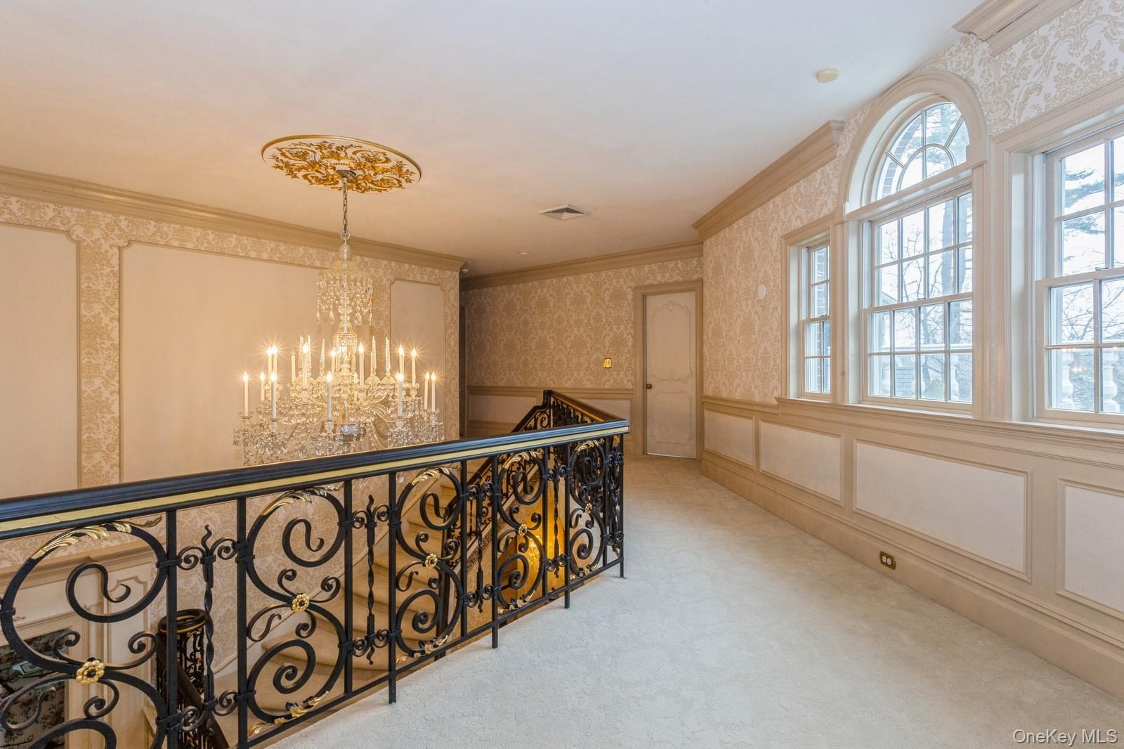 85 Eleventh Street, Garden City, NY 11530