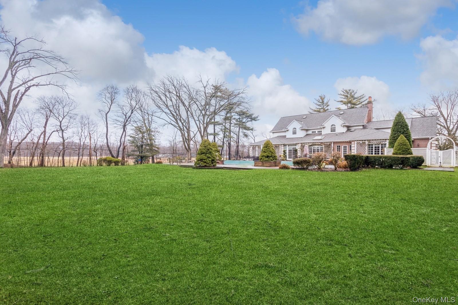 85 Eleventh Street, Garden City, NY 11530