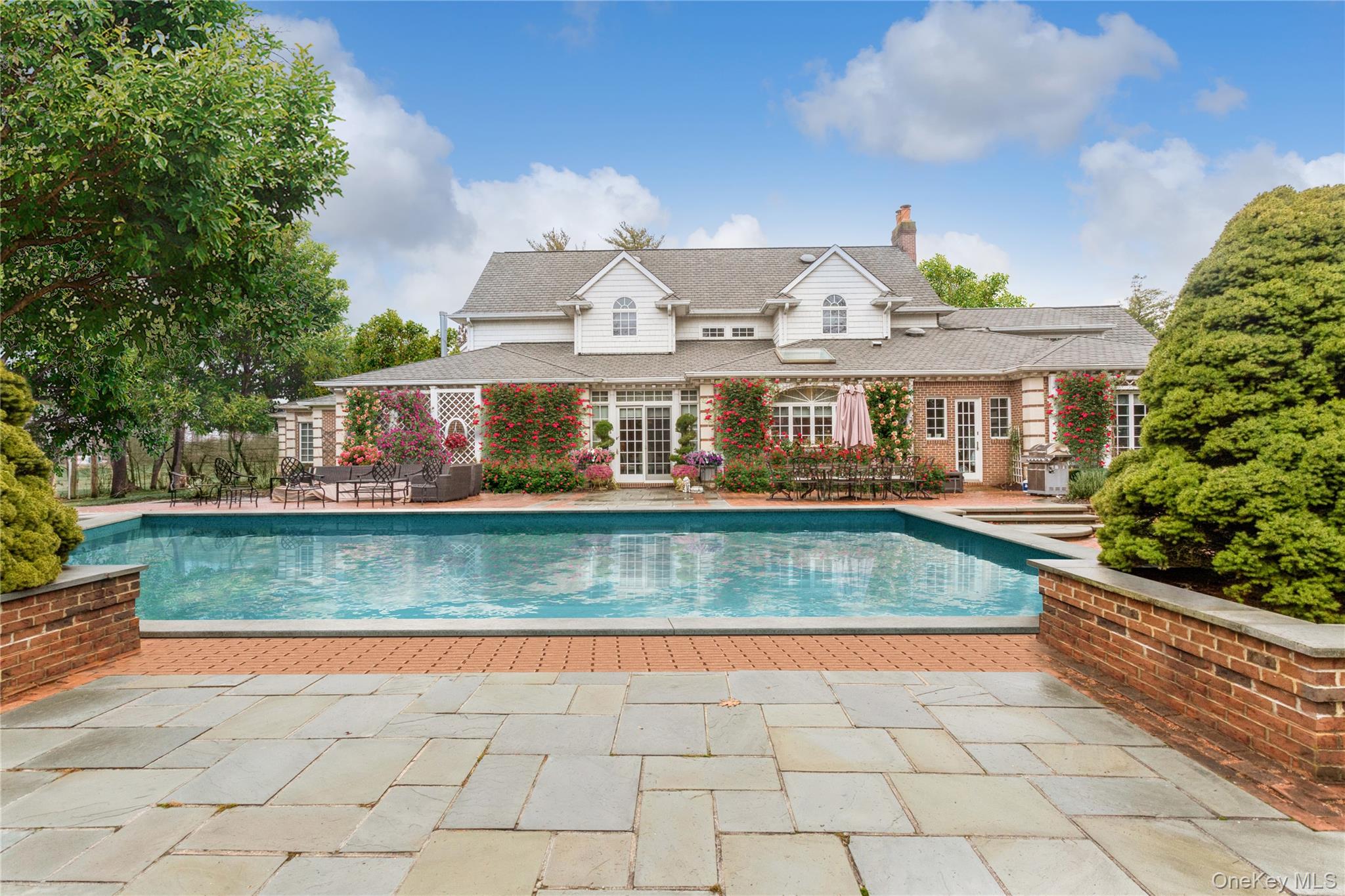 85 Eleventh Street, Garden City, NY 11530