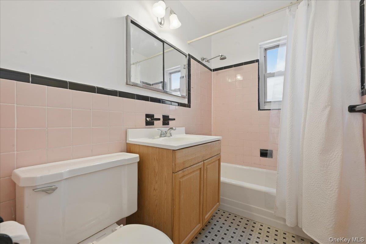 15-64 212th Street # 252, Bayside, NY 11360