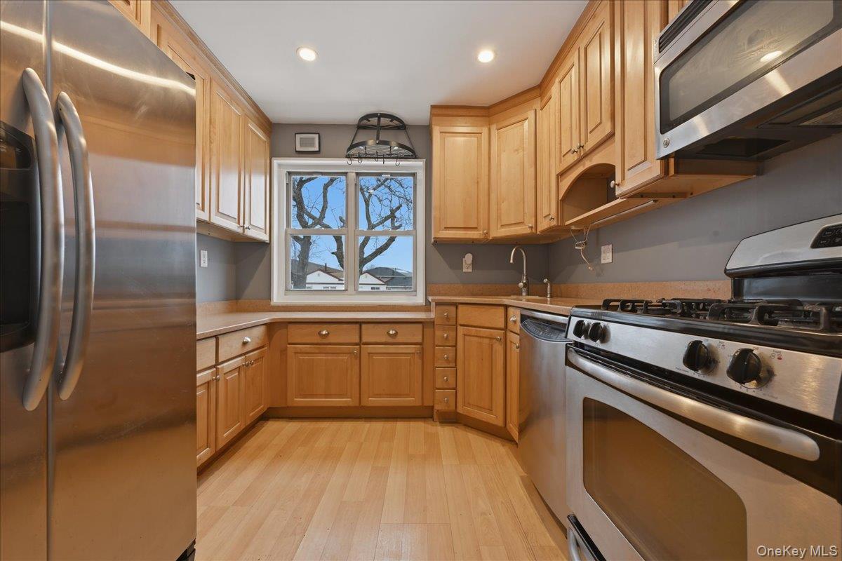 15-64 212th Street # 252, Bayside, NY 11360