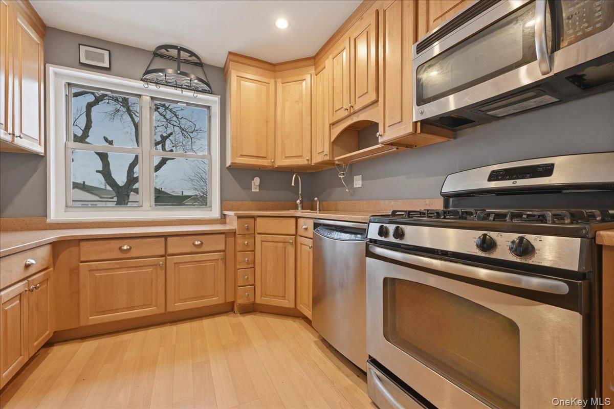 15-64 212th Street # 252, Bayside, NY 11360