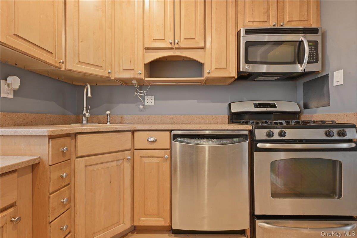 15-64 212th Street # 252, Bayside, NY 11360