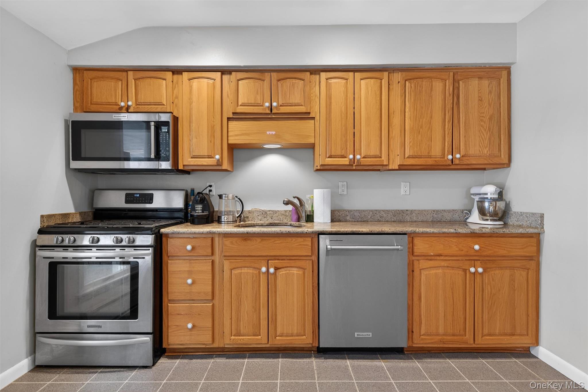 9 Eros Drive, Airmont, NY 10952