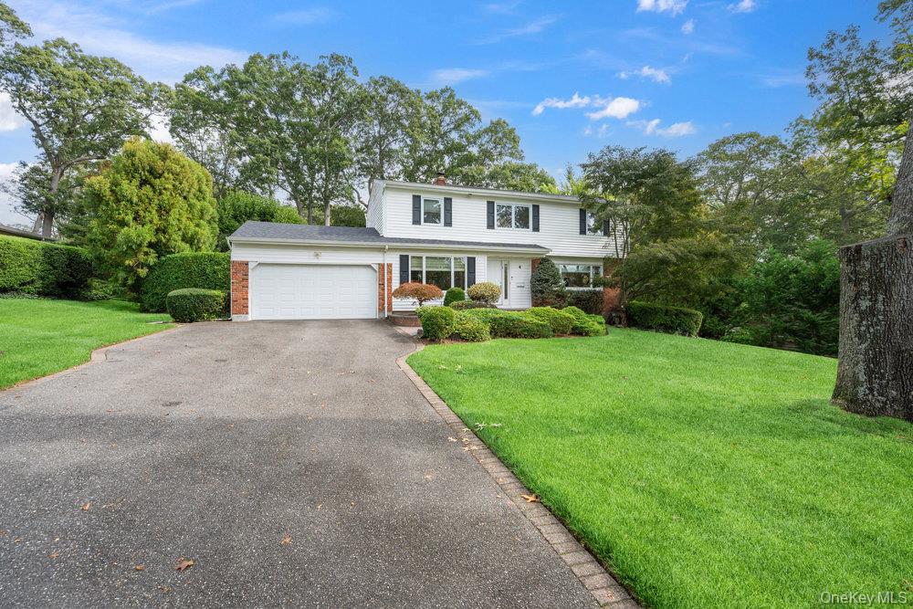 4 Newport Drive, Plainview, NY 11803