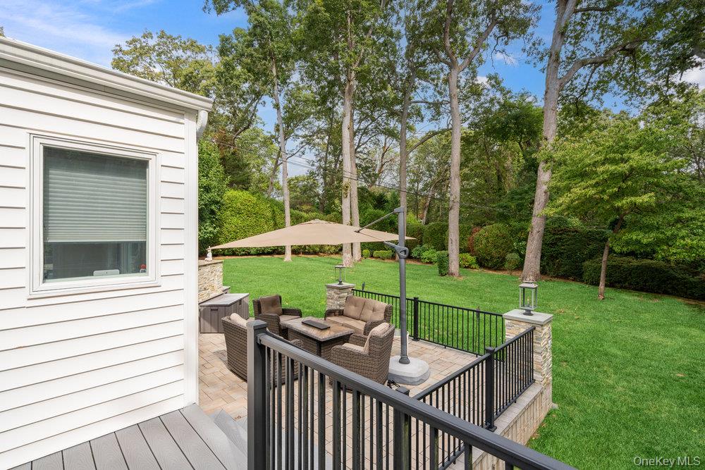 4 Newport Drive, Plainview, NY 11803