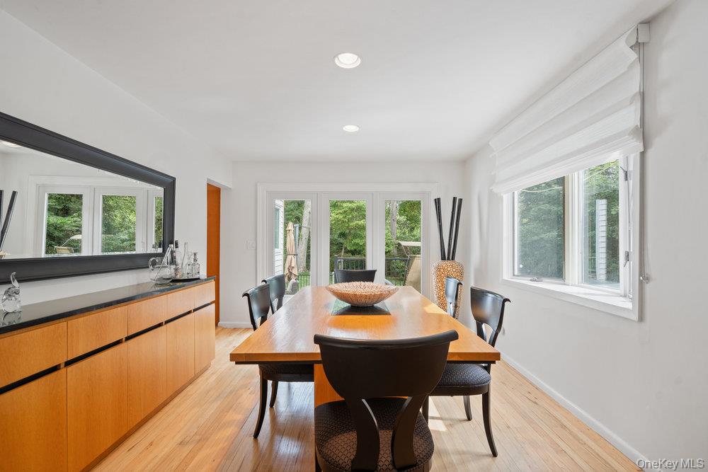 4 Newport Drive, Plainview, NY 11803