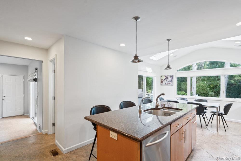 4 Newport Drive, Plainview, NY 11803