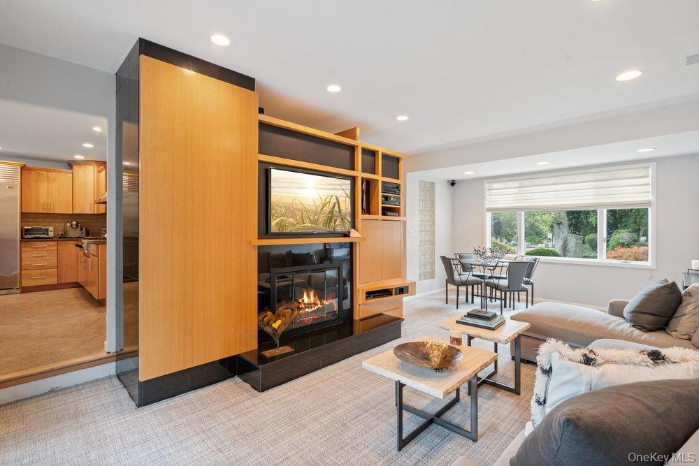 4 Newport Drive, Plainview, NY 11803