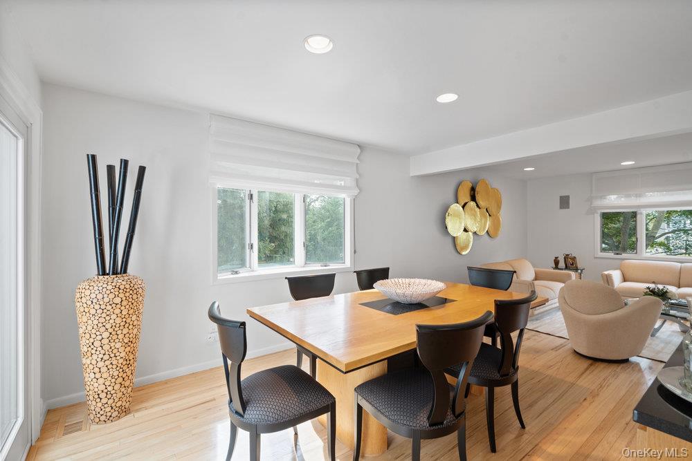 4 Newport Drive, Plainview, NY 11803