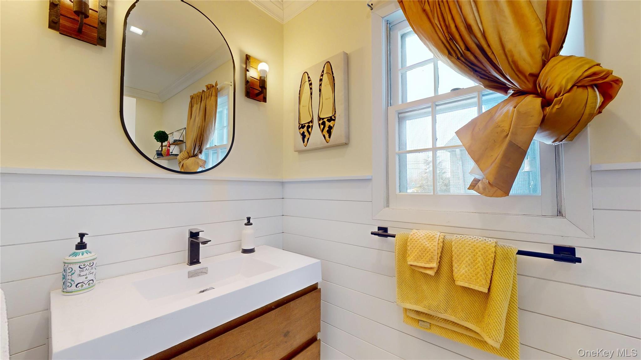 386 Mill Road, Westhampton, NY 11977