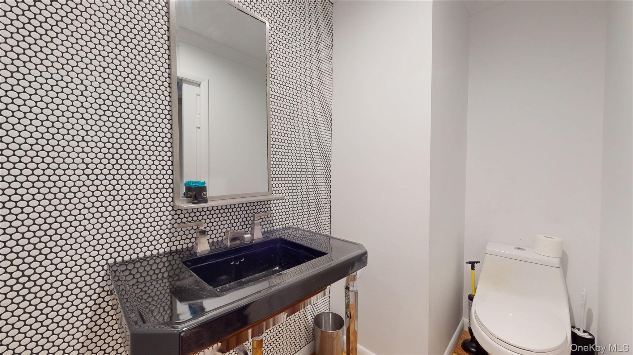 386 Mill Road, Westhampton, NY 11977