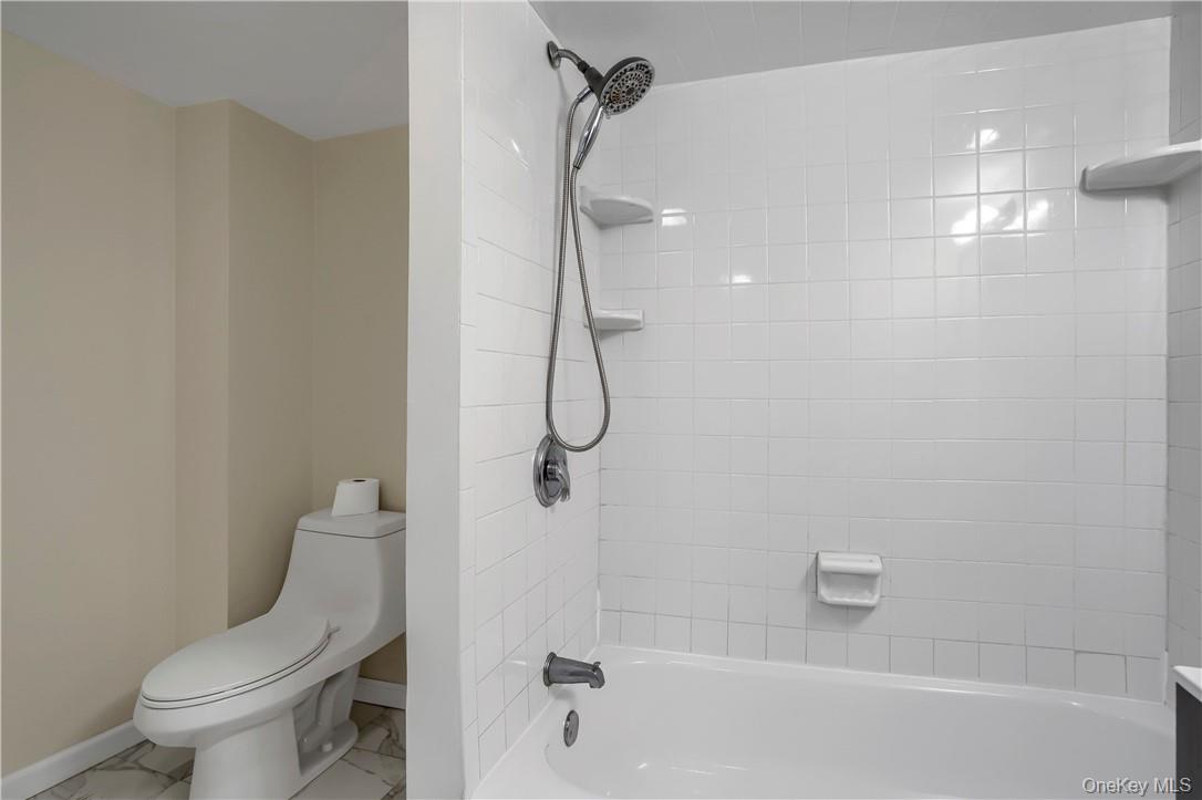 28 Spring st Street, Tuxedo Park, NY 10975