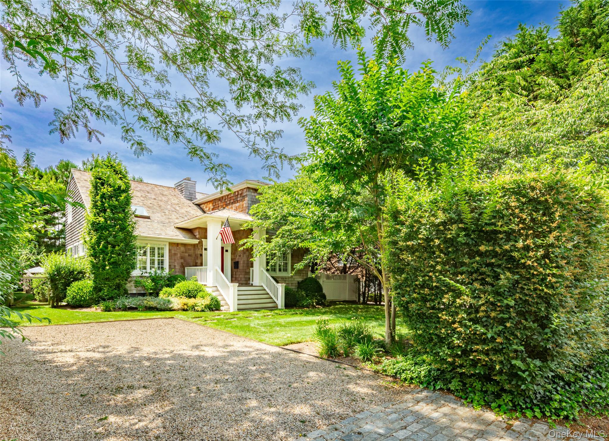 33 Hildreth Street, Southampton, NY 11968