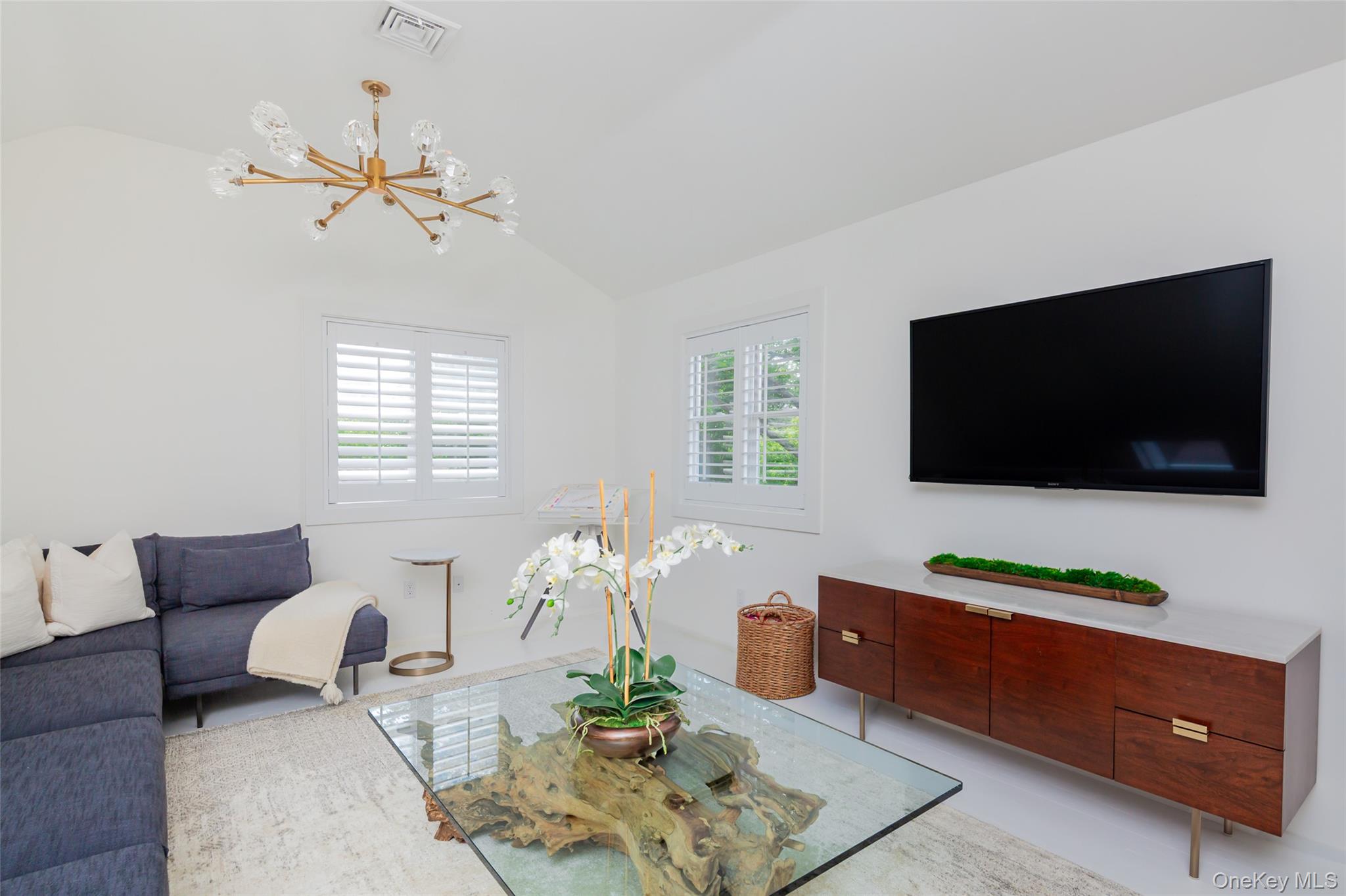 33 Hildreth Street, Southampton, NY 11968