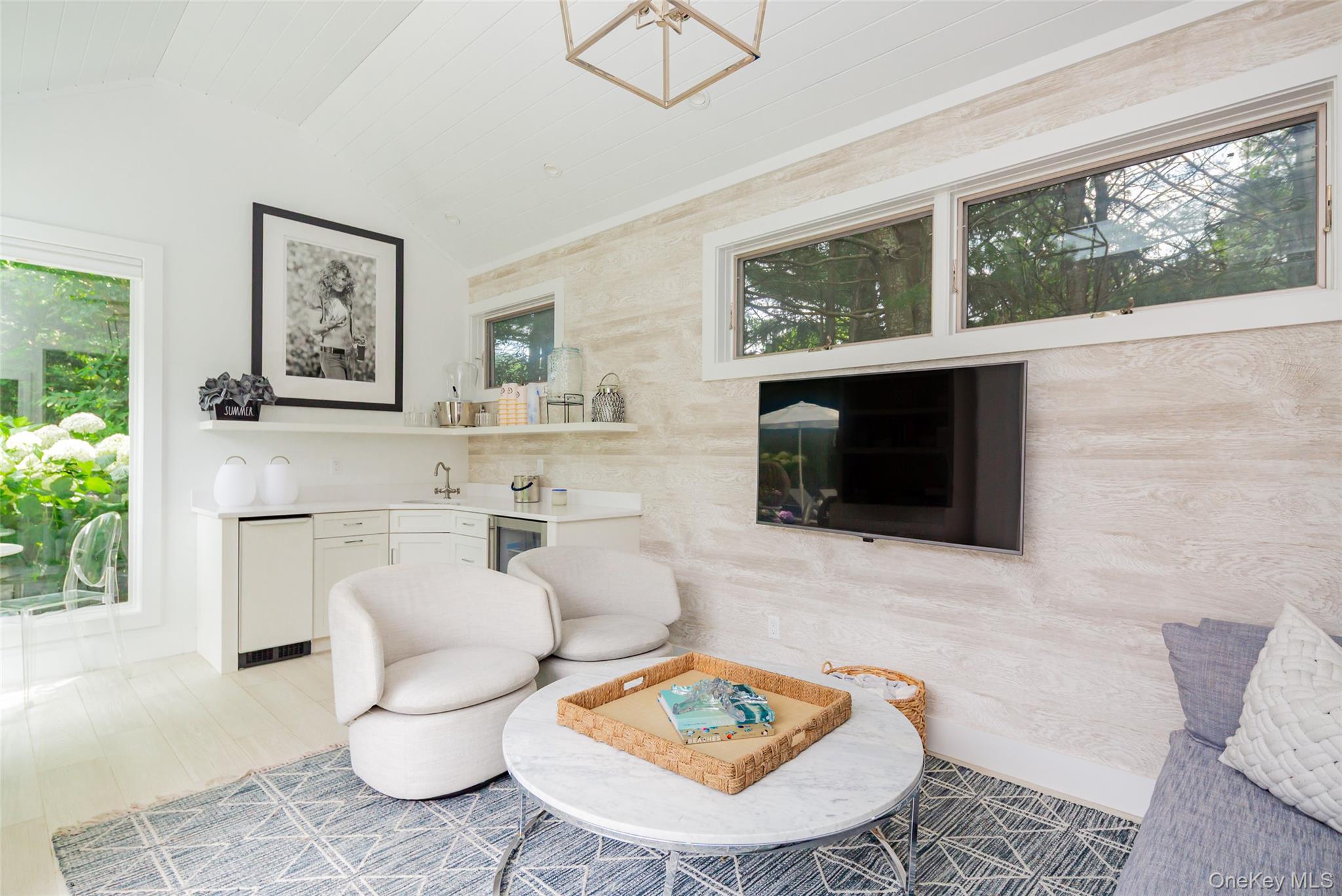 33 Hildreth Street, Southampton, NY 11968