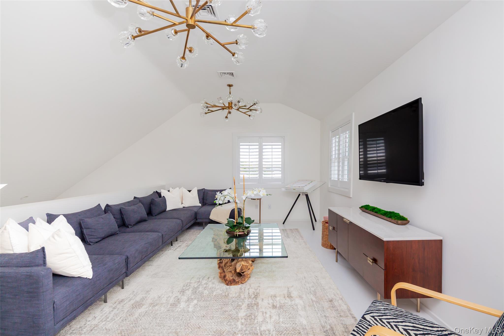 33 Hildreth Street, Southampton, NY 11968