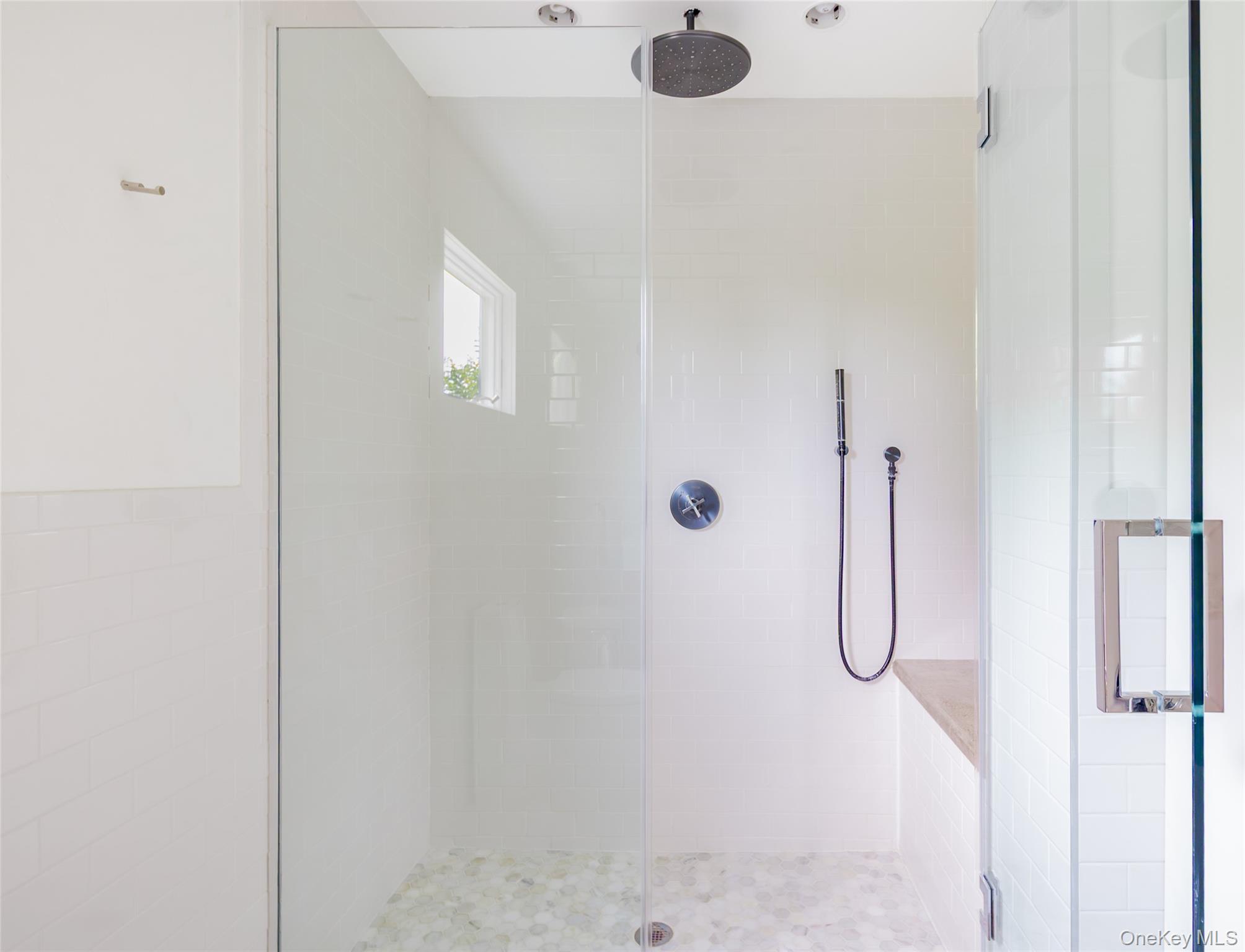 33 Hildreth Street, Southampton, NY 11968