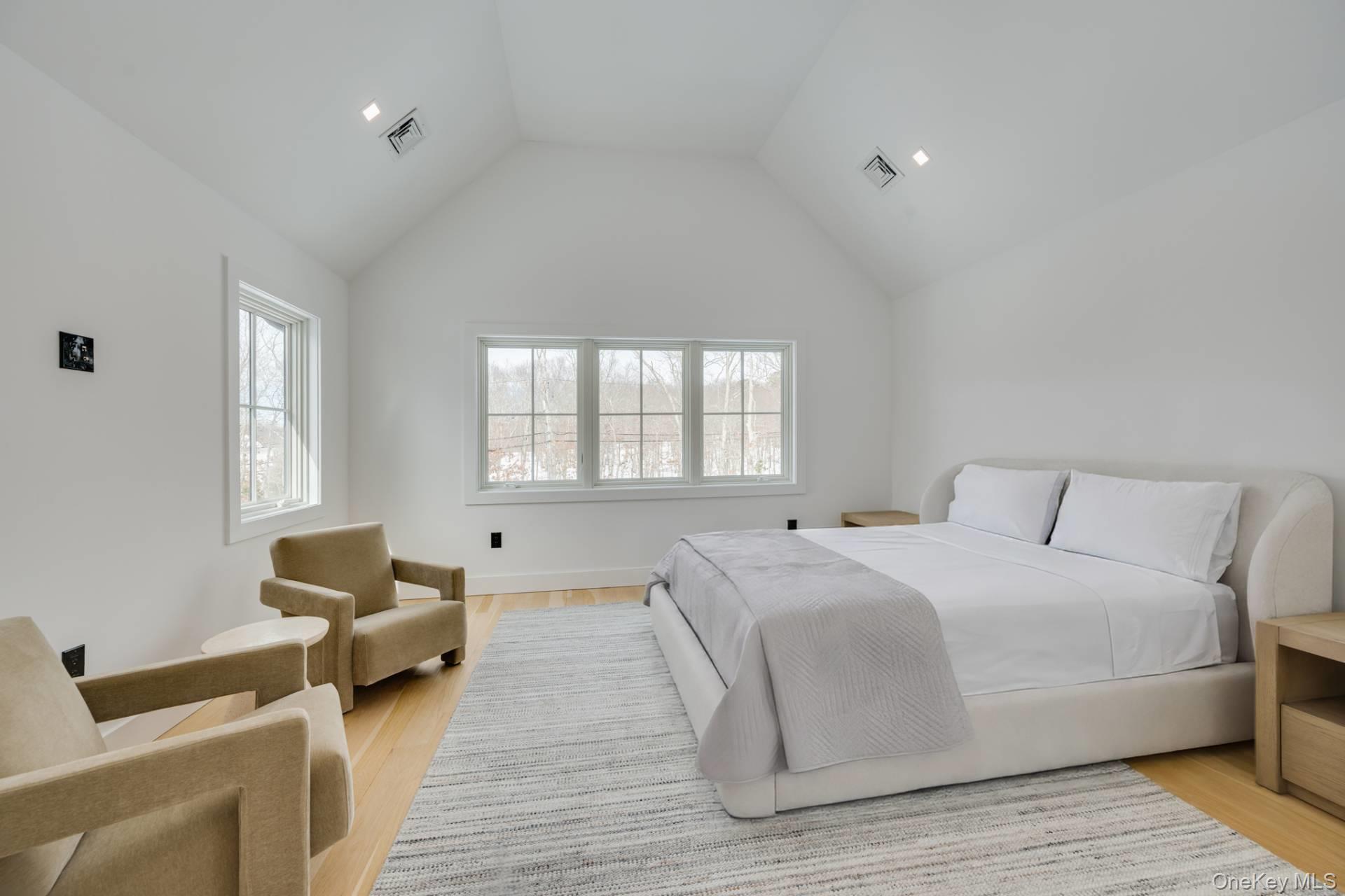 116 Middle Line Highway, Southampton, NY 11968