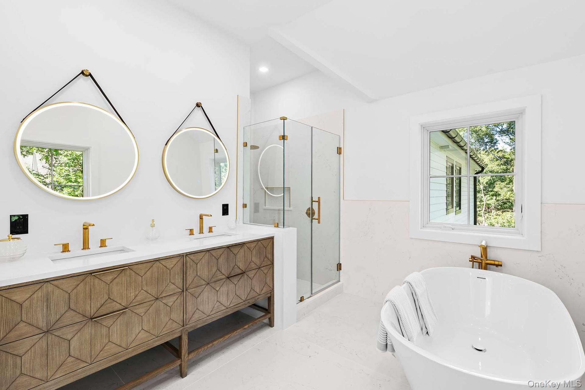 116 Middle Line Highway, Southampton, NY 11968