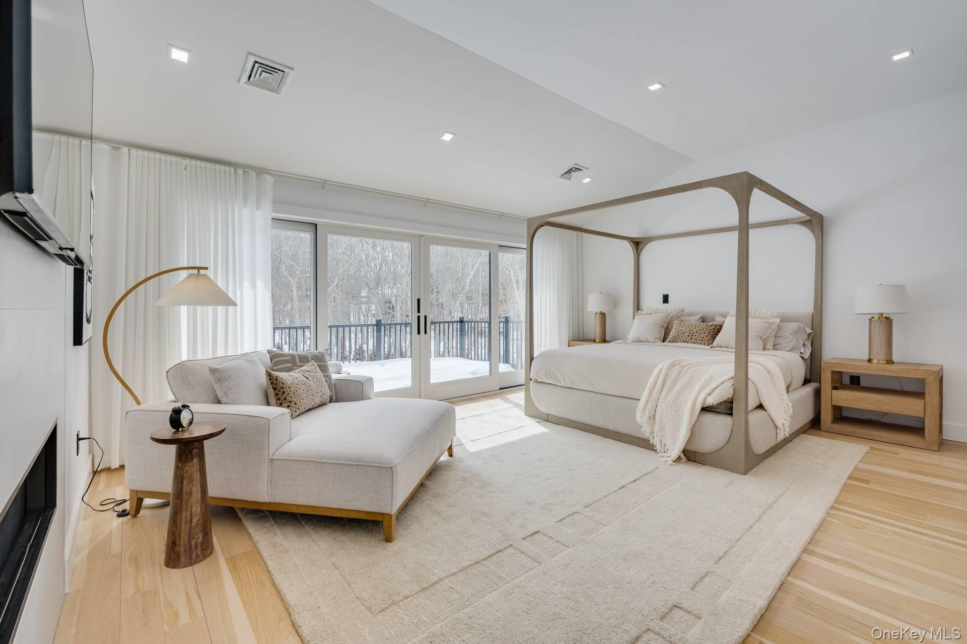 116 Middle Line Highway, Southampton, NY 11968